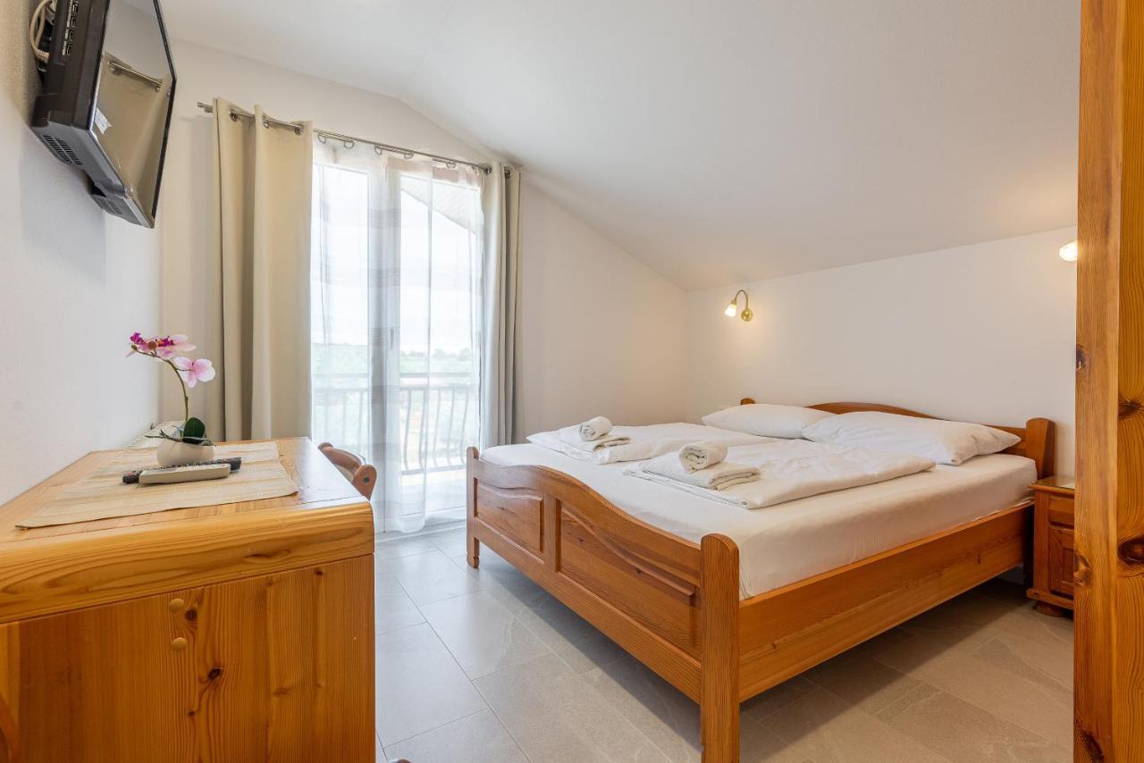 Bed & Breakfast Maki Biograd Na Moru Eksteriør bilde