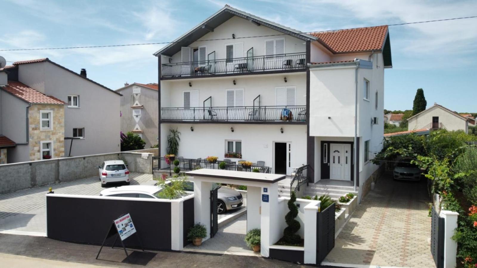 Bed & Breakfast Maki Biograd Na Moru Eksteriør bilde